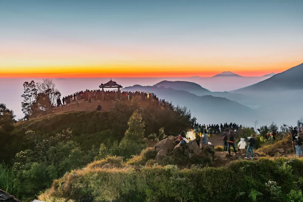 bukit sikunir